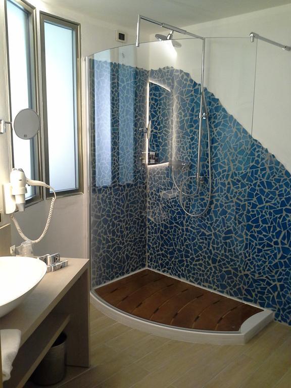 Standard Family Suite with 2 Connecting Rooms,679831758:JPEG