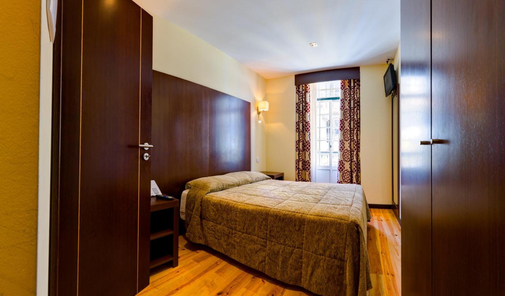 Quarto com 2 Camas de Solteiro