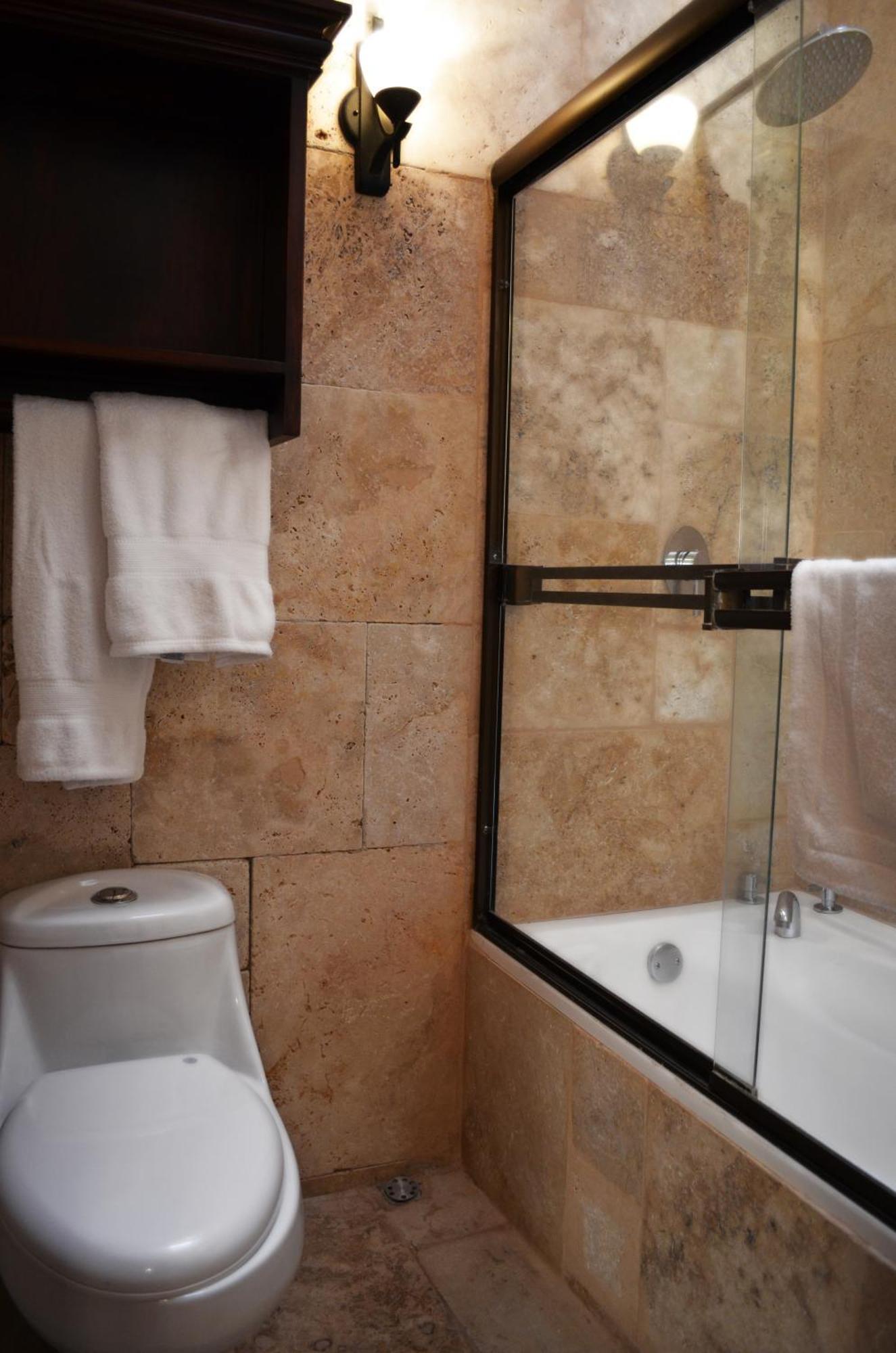 Deluxe Room,364684786:JPEG