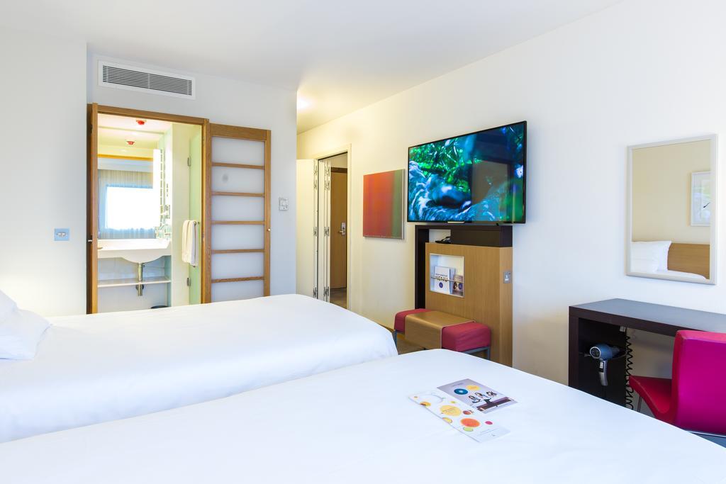Standard Room 2 Single Beds