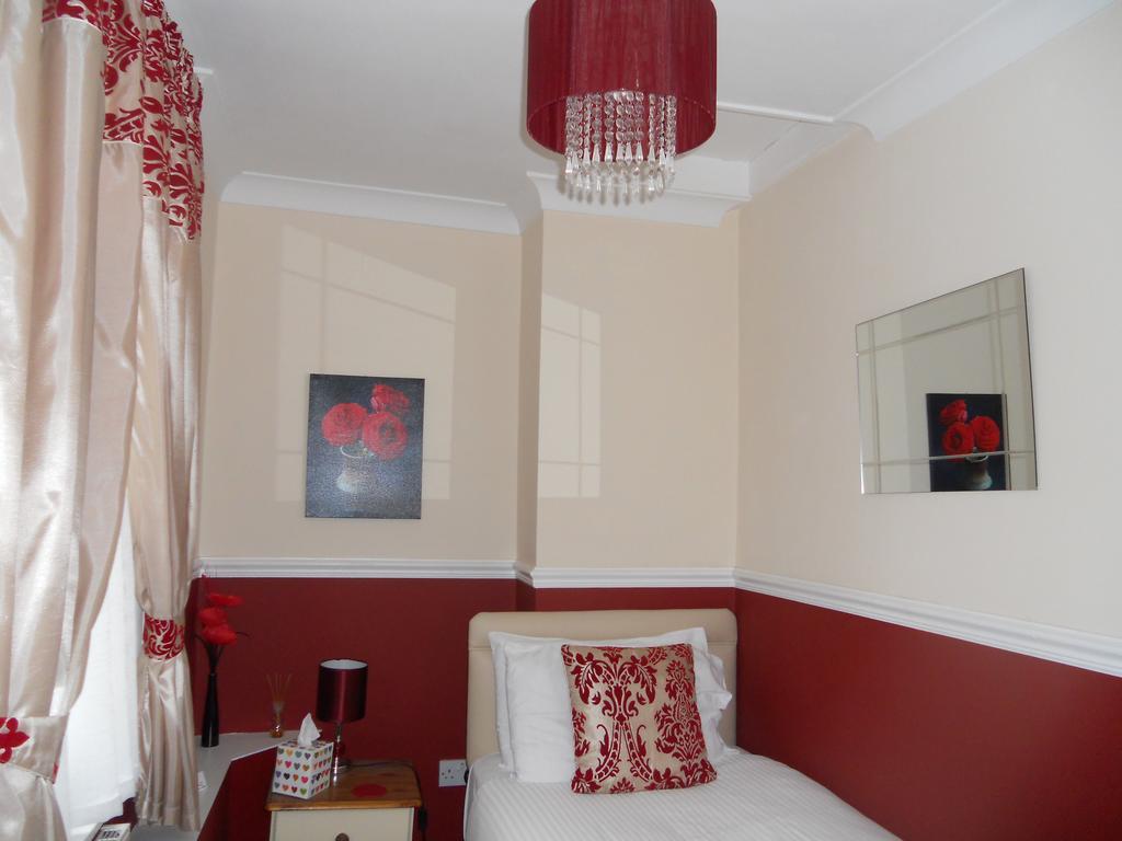 Classic Single Room,254743413:JPEG