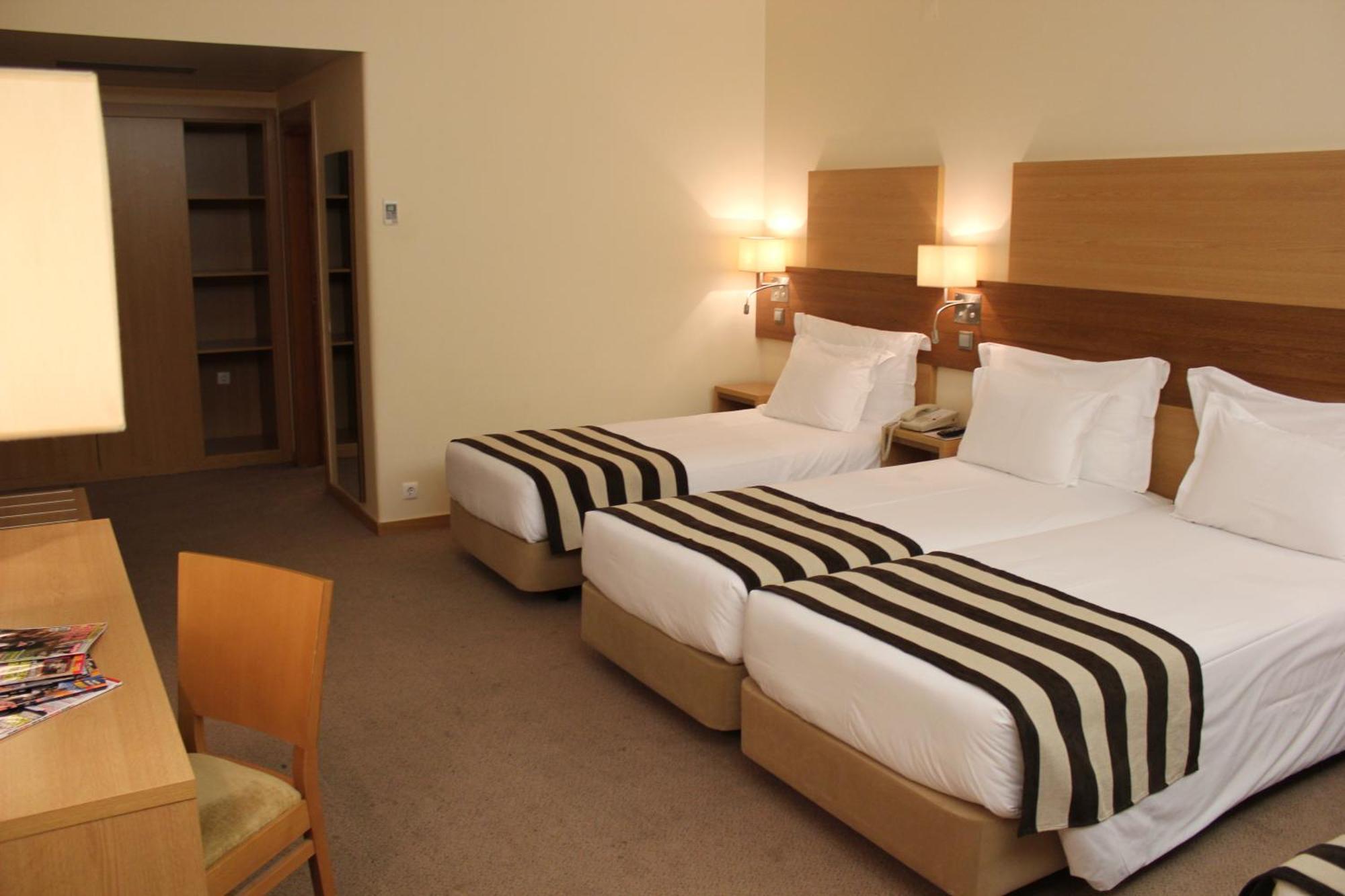 Zweibettzimmer mit Zustellbett
