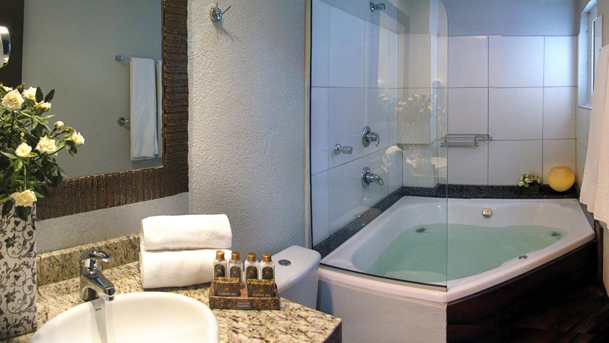 Suite Premium com Banheira de Hidromassagem