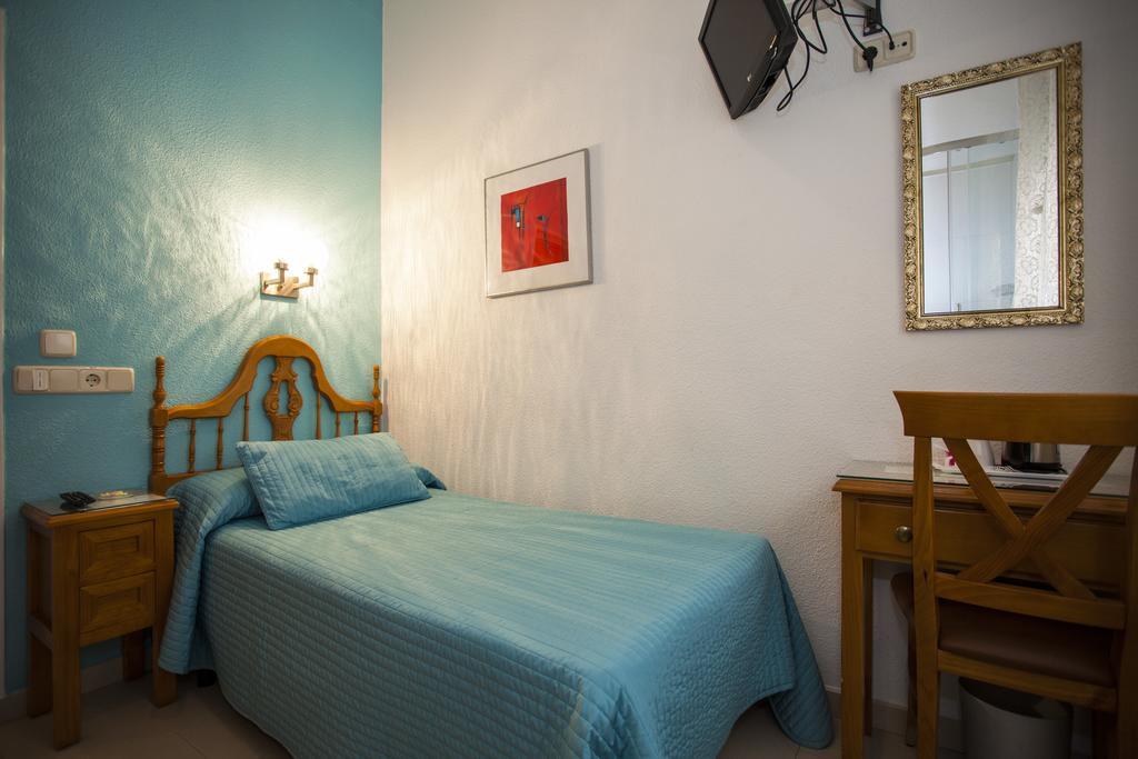 Single Room Shared Toilet