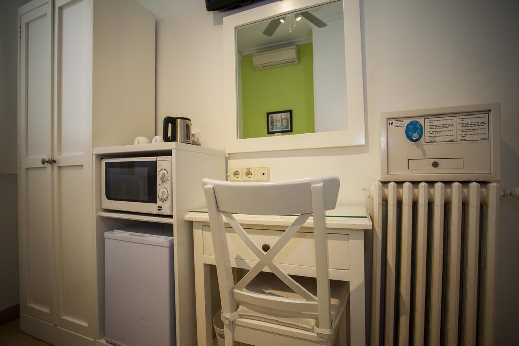 Single Room Private Bathroom