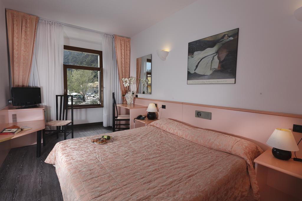 Doppelzimmer mit Seeblick