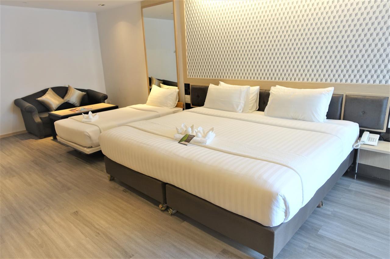 Triple Family Room