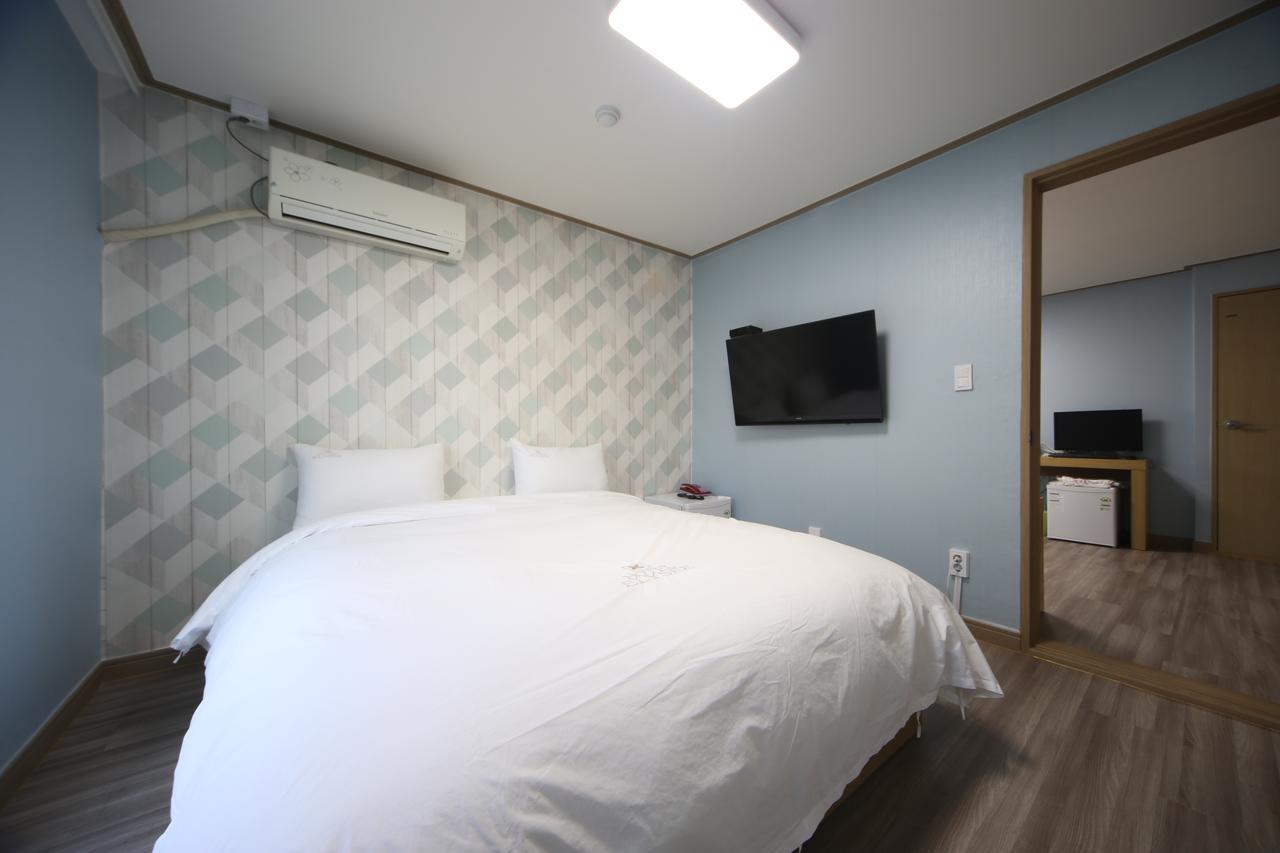 Two-Bedroom Suite,511827468:JPEG