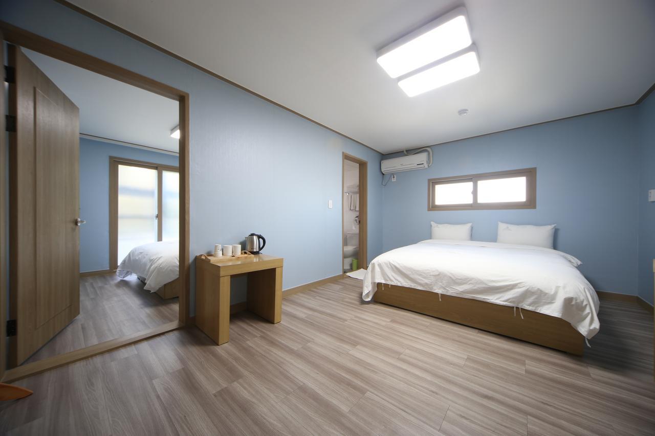 Two-Bedroom Suite,511826487:JPEG