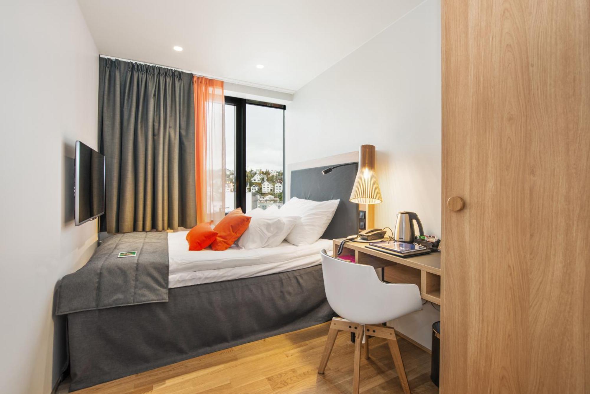 Quarto individual compacto