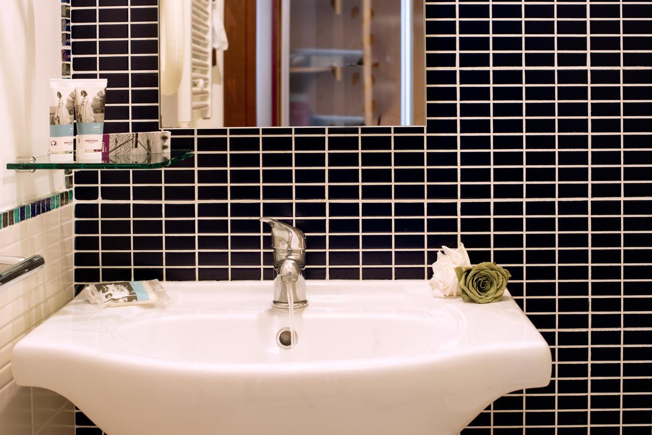 Privilege Room,1274718745:JPEG