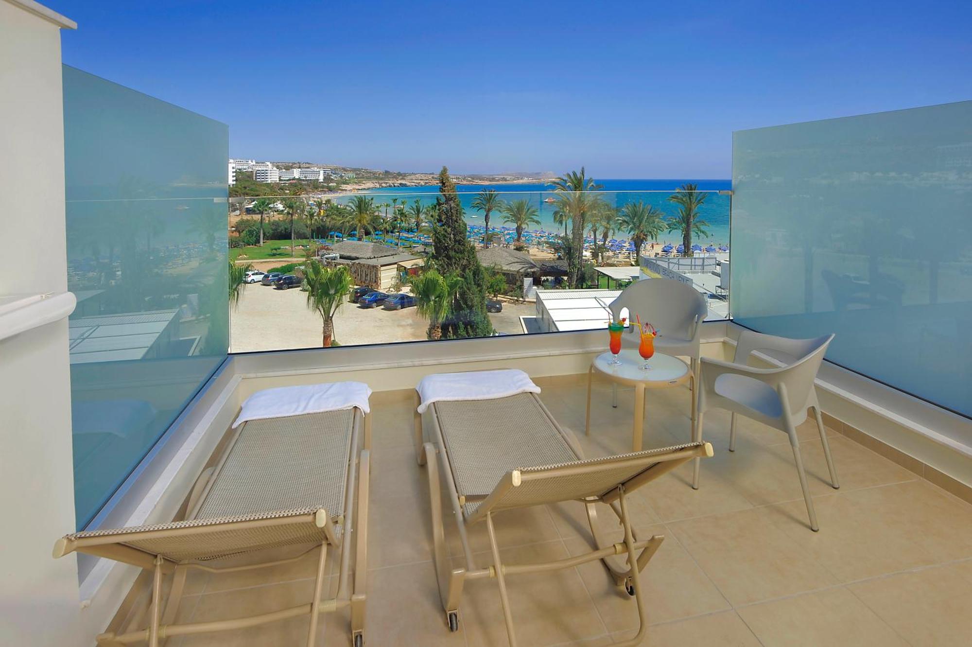 Double or Twin Room Large Balcony & Sea View