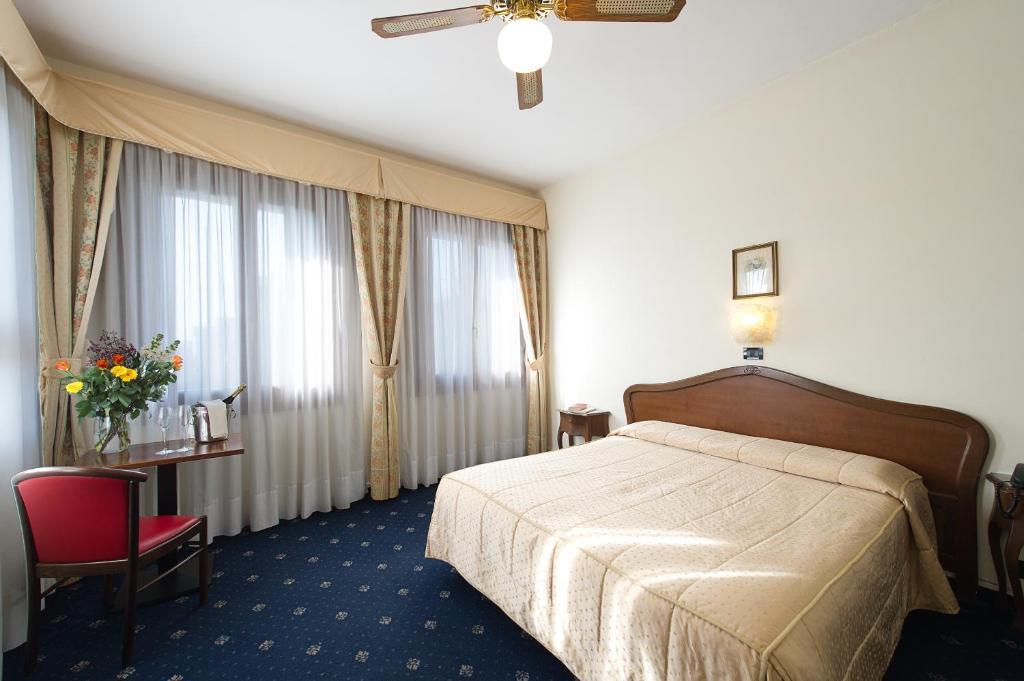 Standard Double or Twin Room,1742672421:JPEG