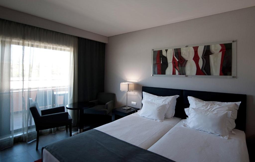 Quarto com 2 Camas de Solteiro