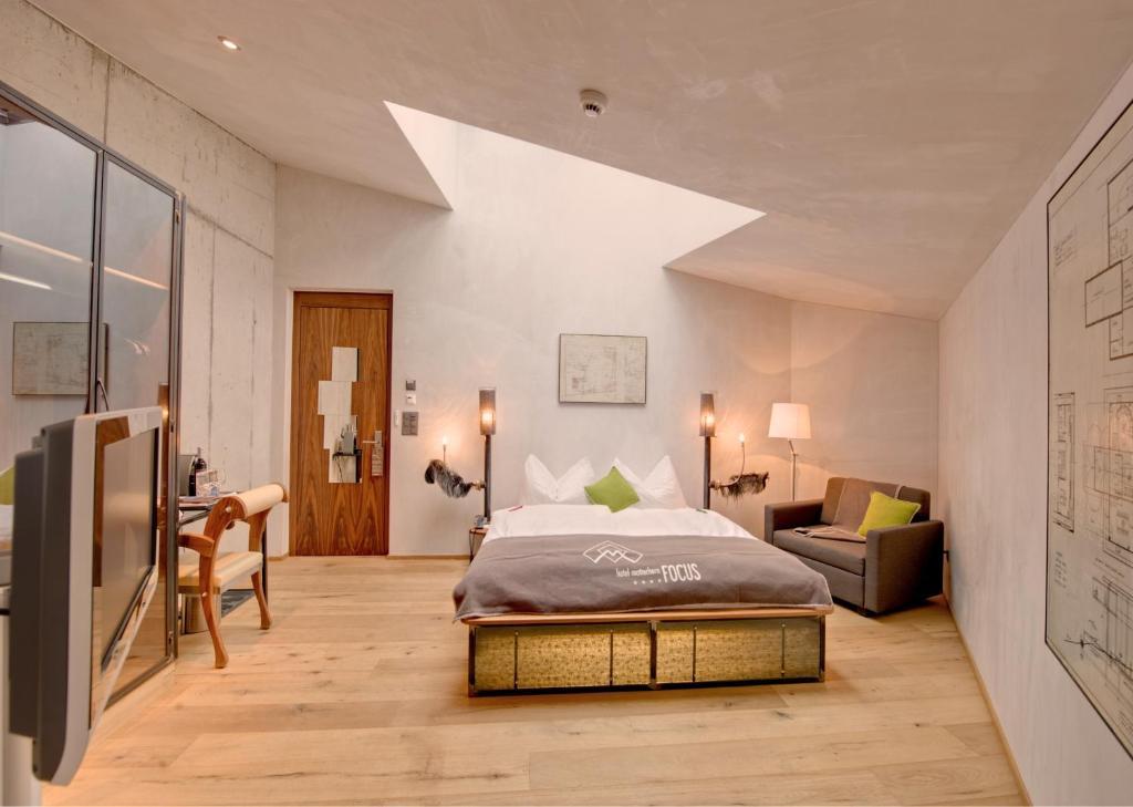 SKYLIGHT Double Room Ceiling Window