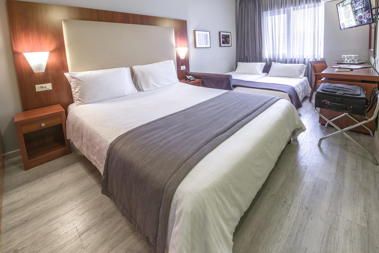 Quarto Triplo Família