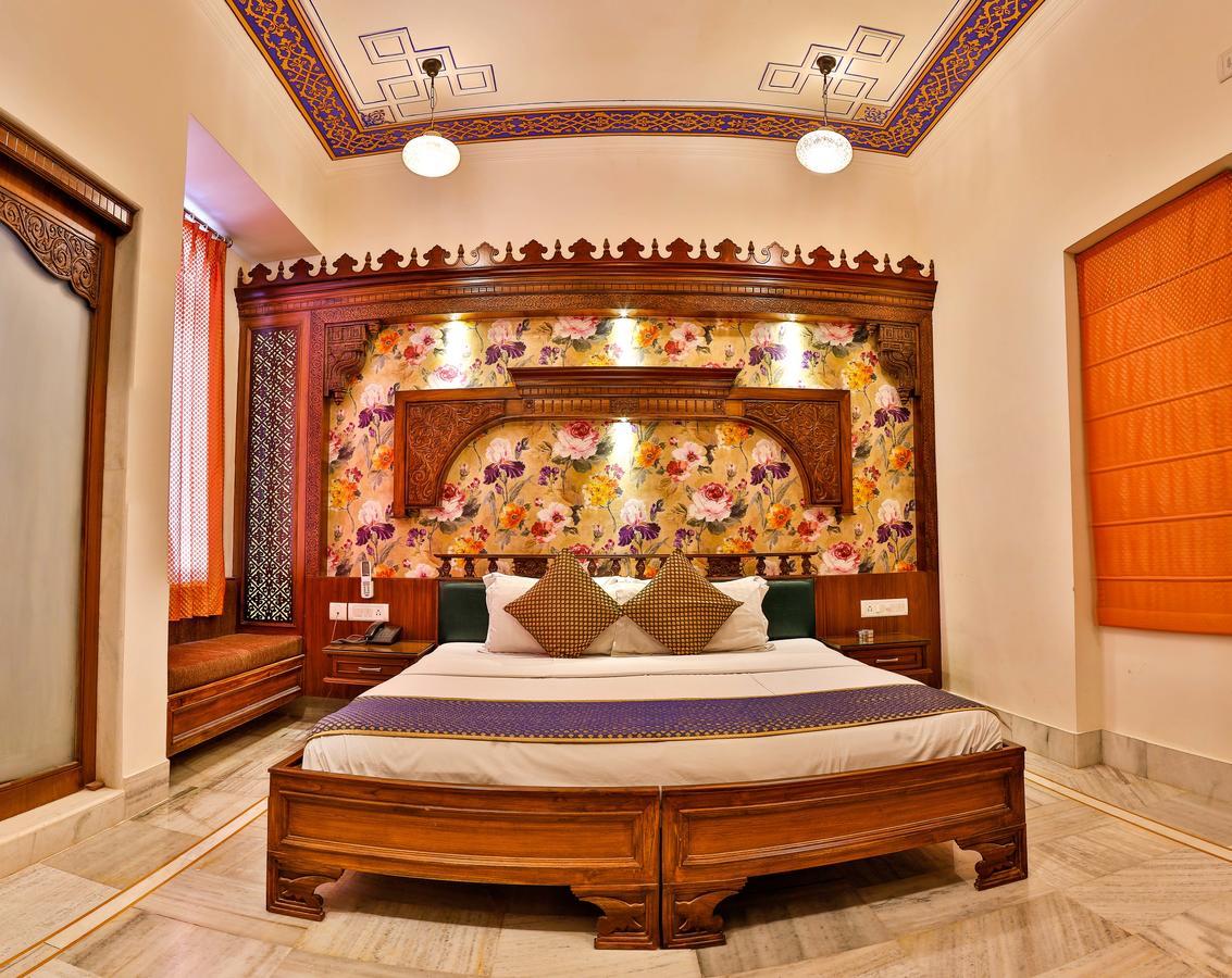 Deluxe Double Room on food & beverage at Native Primitive & Peacock till 15th July Evening tea experience at the property pillow menu selections,646451742:JPEG