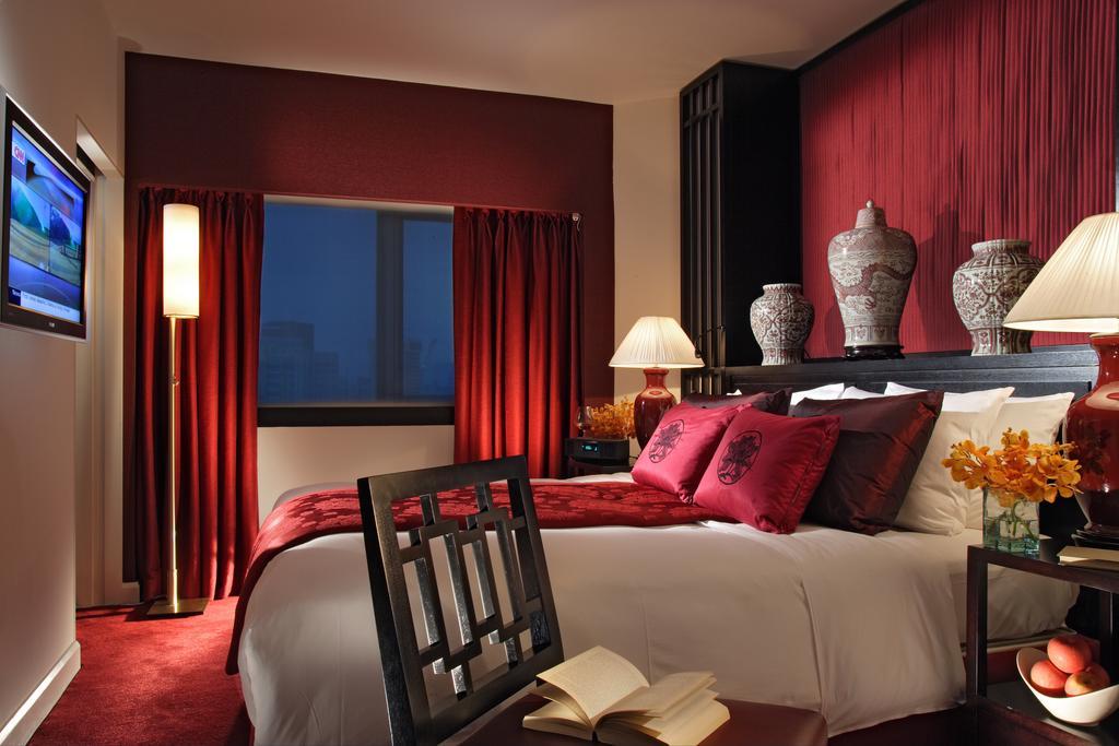 Signature  Suite,192099652:JPEG