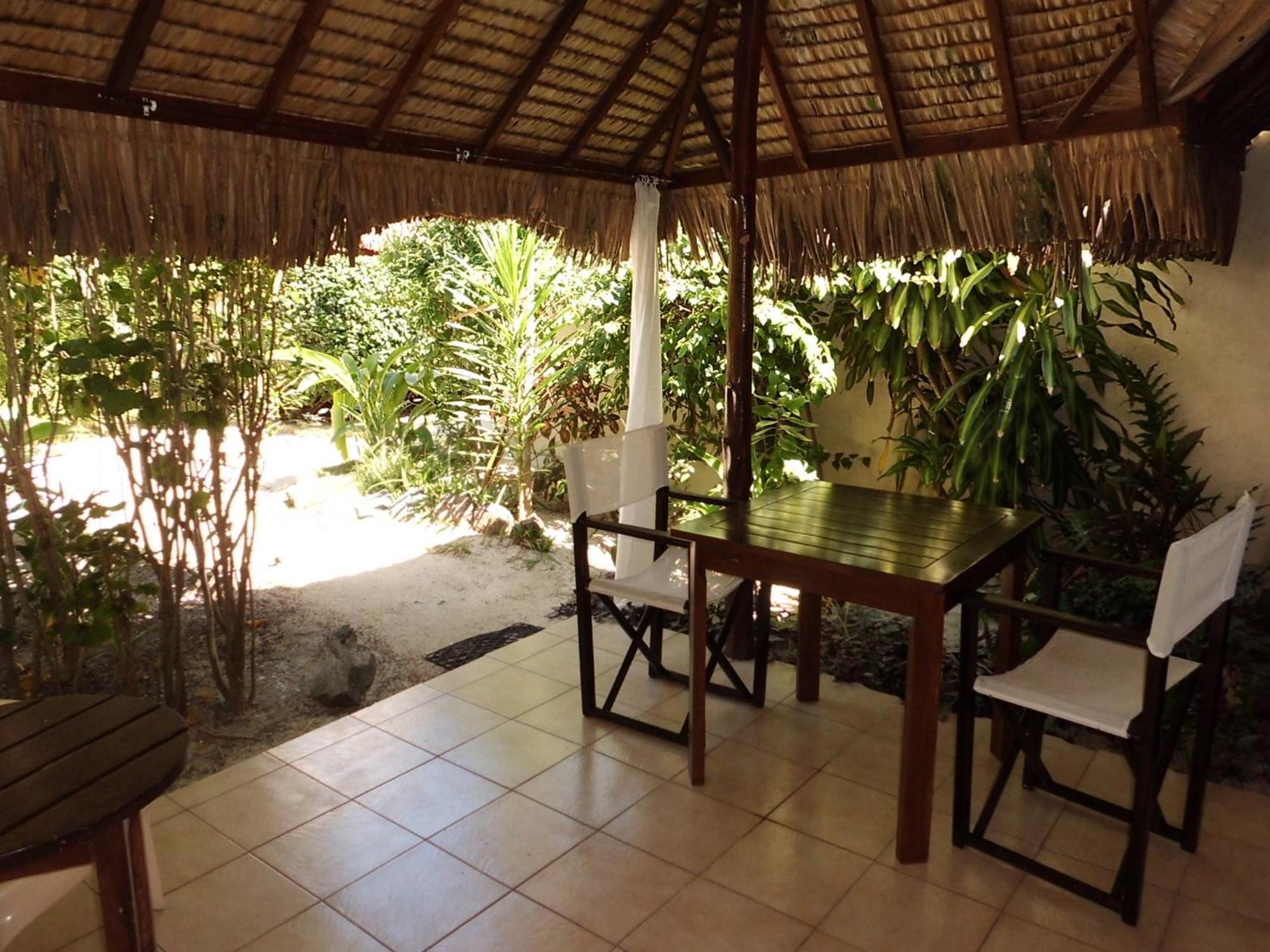 Bungalow Garden View