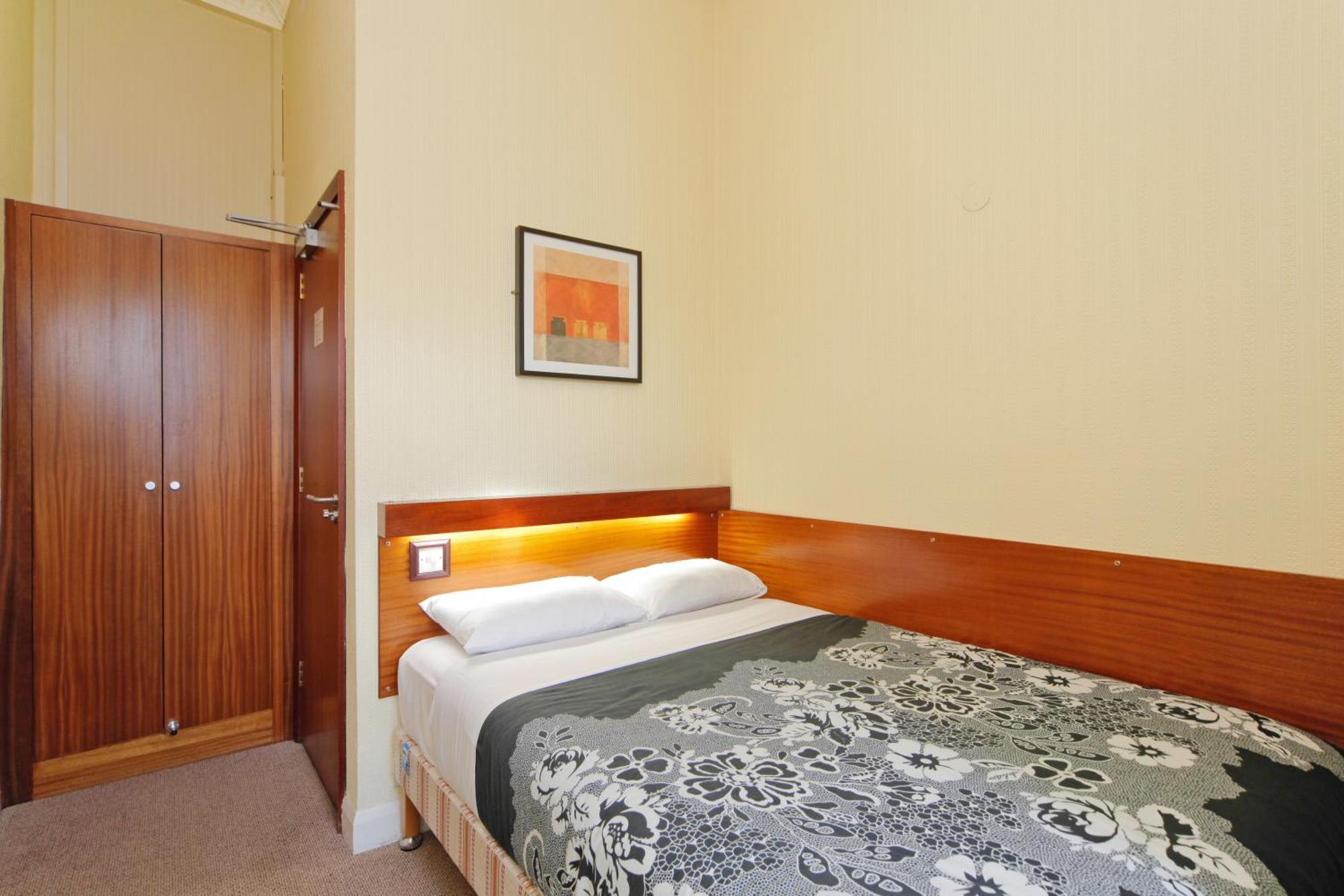 Small Double Room Private Bathroom