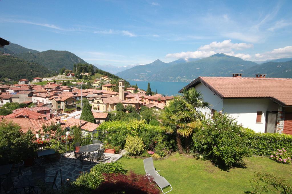 Camera Familiare con Vista Lago