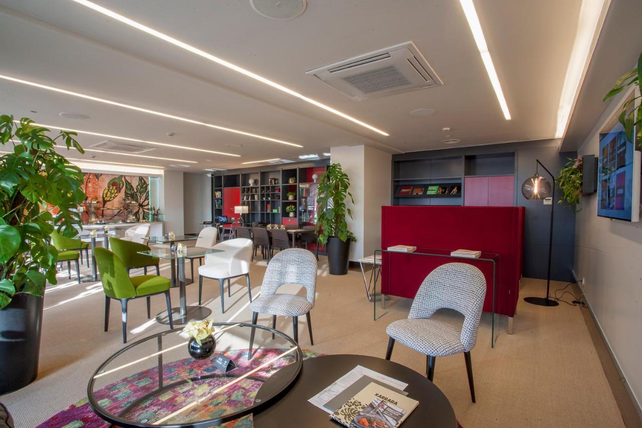 Junior Suite Executive Lounge Access