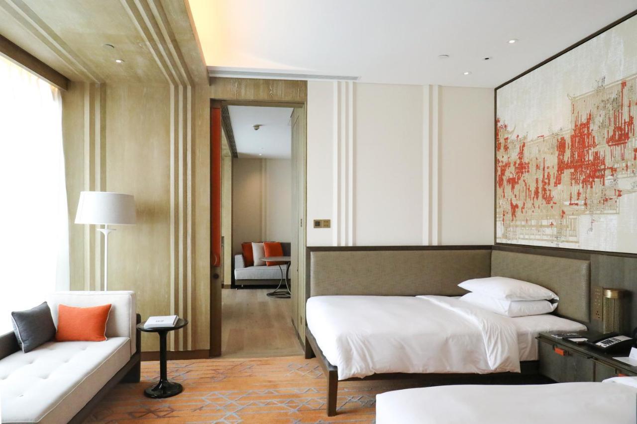 Deluxe Twin Room Skyline View