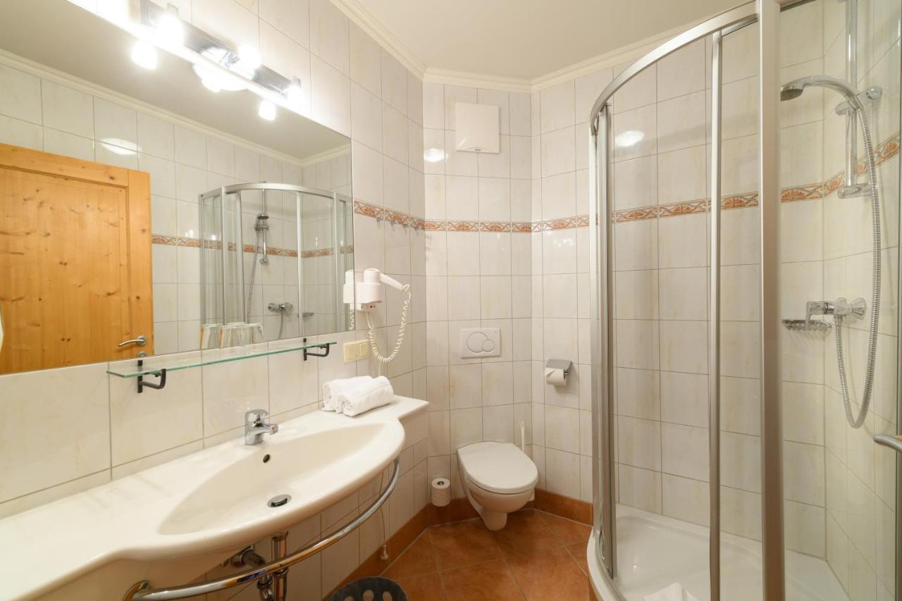 Family Room,1616875527:JPEG
