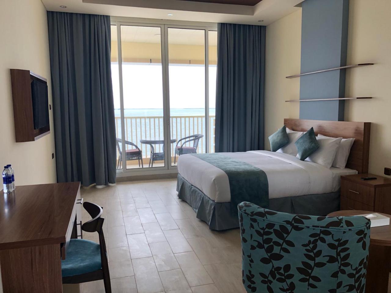 Premium Zimmer mit Kingsize-Bett und Meerblick