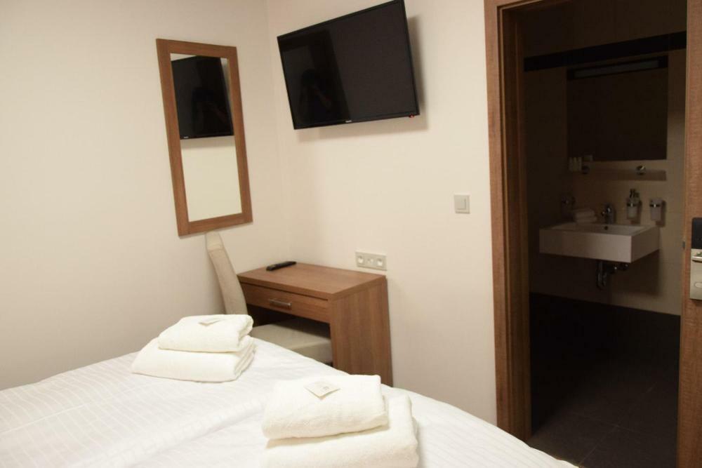 Chambre Simple Économique Sans Fenêtre
