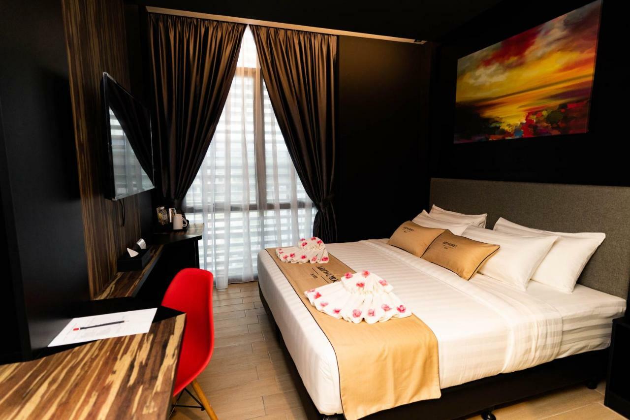 Deluxe King Room Window