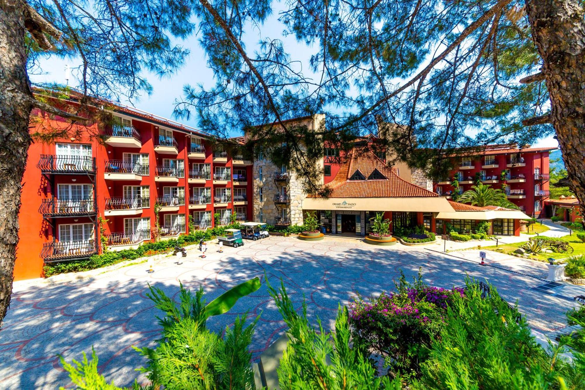 Hotel Standard Dreibettzimmer mit Landblick
