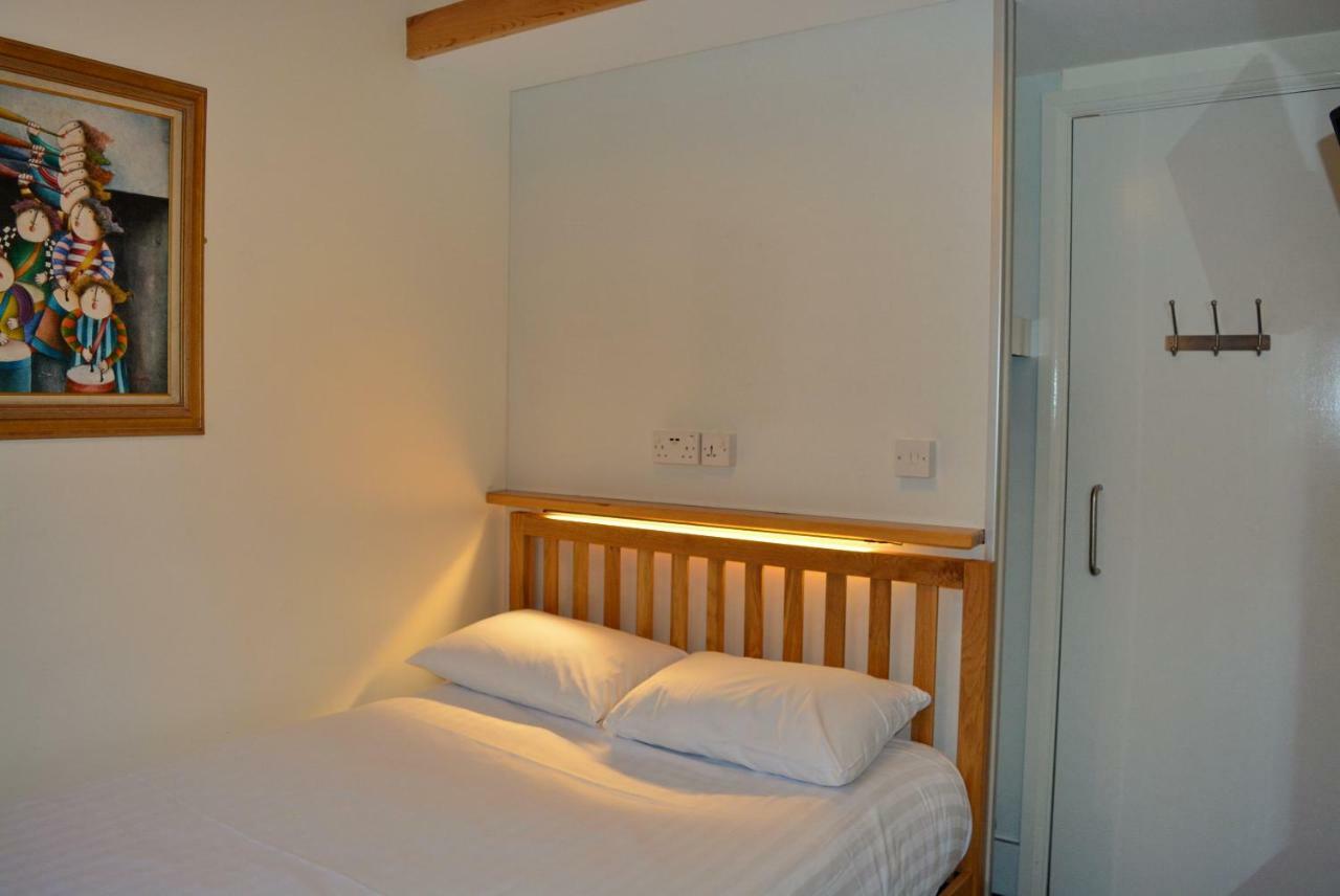 Small Double Room Private Bathroom