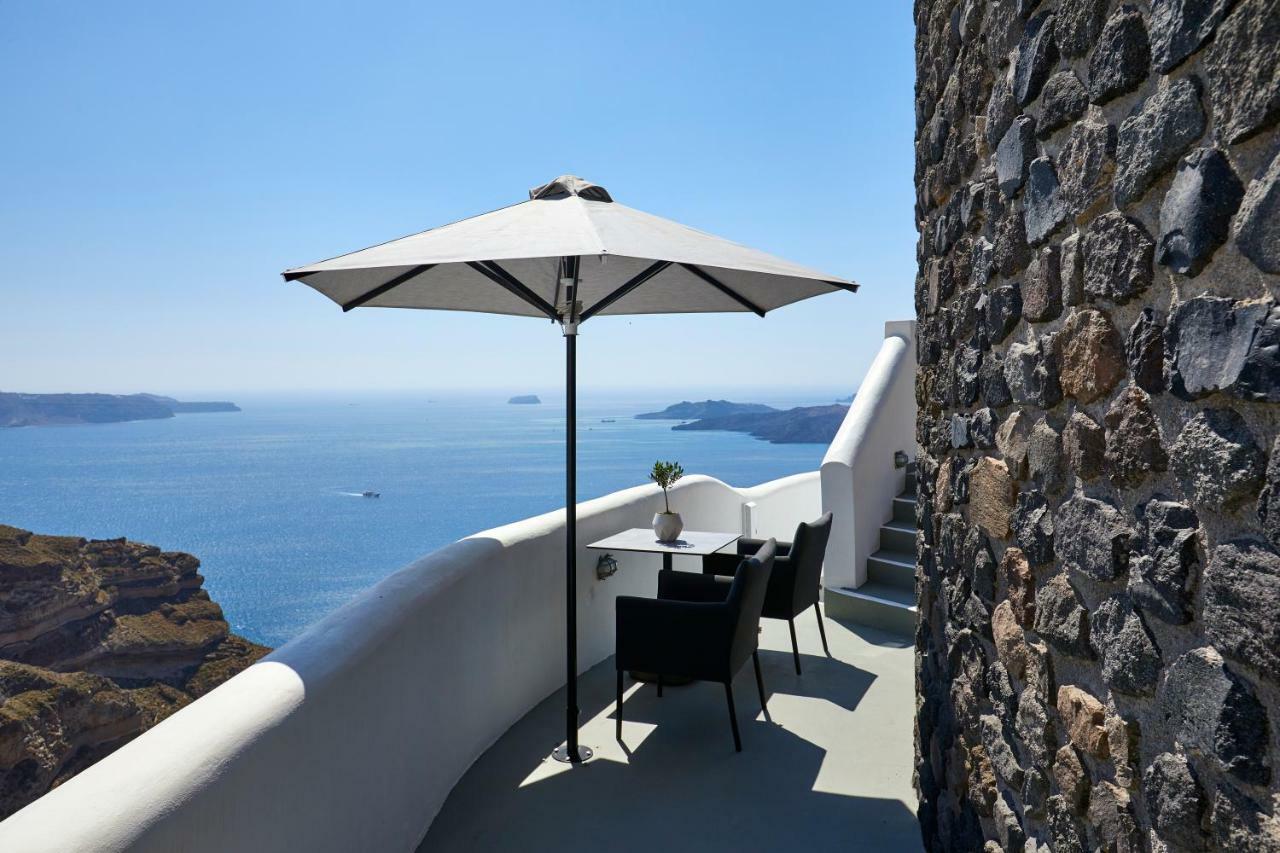 Premium Suite private heated pool caldera view