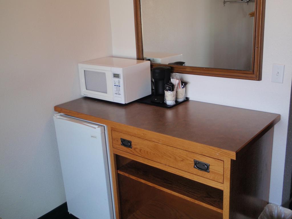 Queen Room,272270289:JPEG