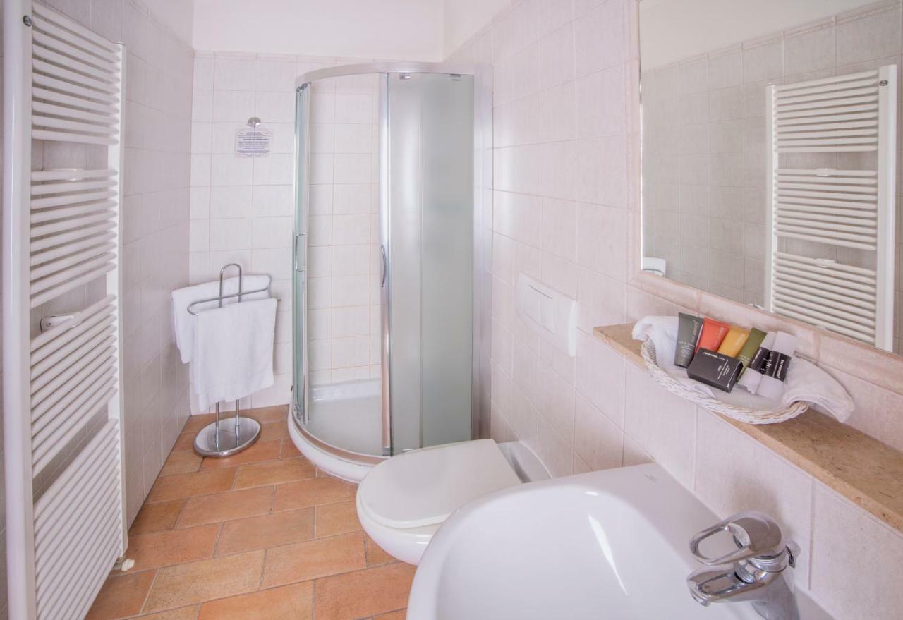 Quarto com Cama de Casal ou 2 de Solteiro