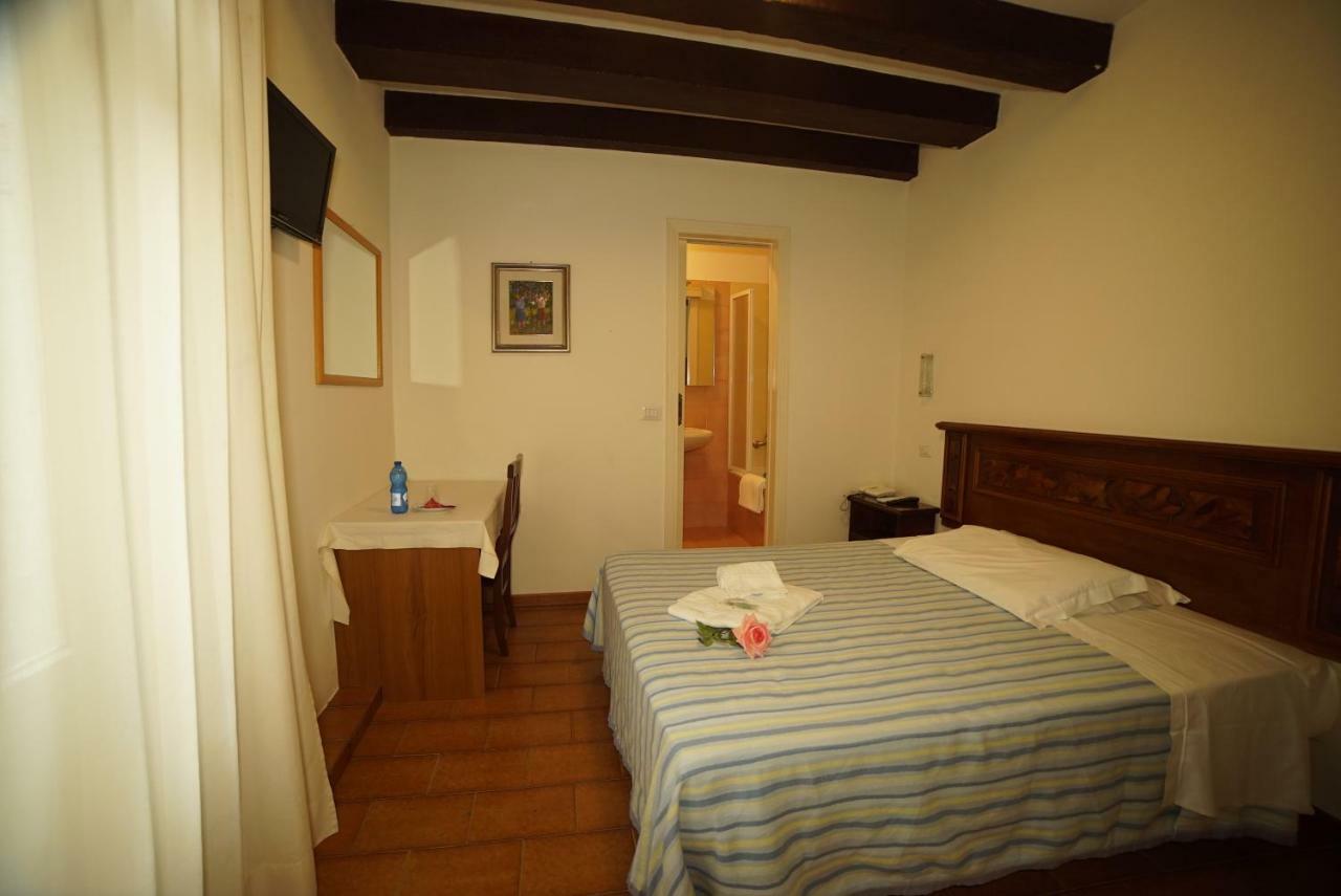 Habitación Doble Pequeña