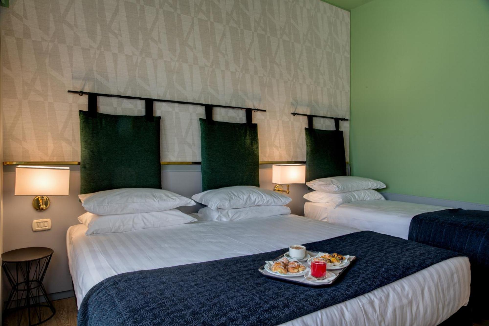 Classic Queen Room Single Bed
