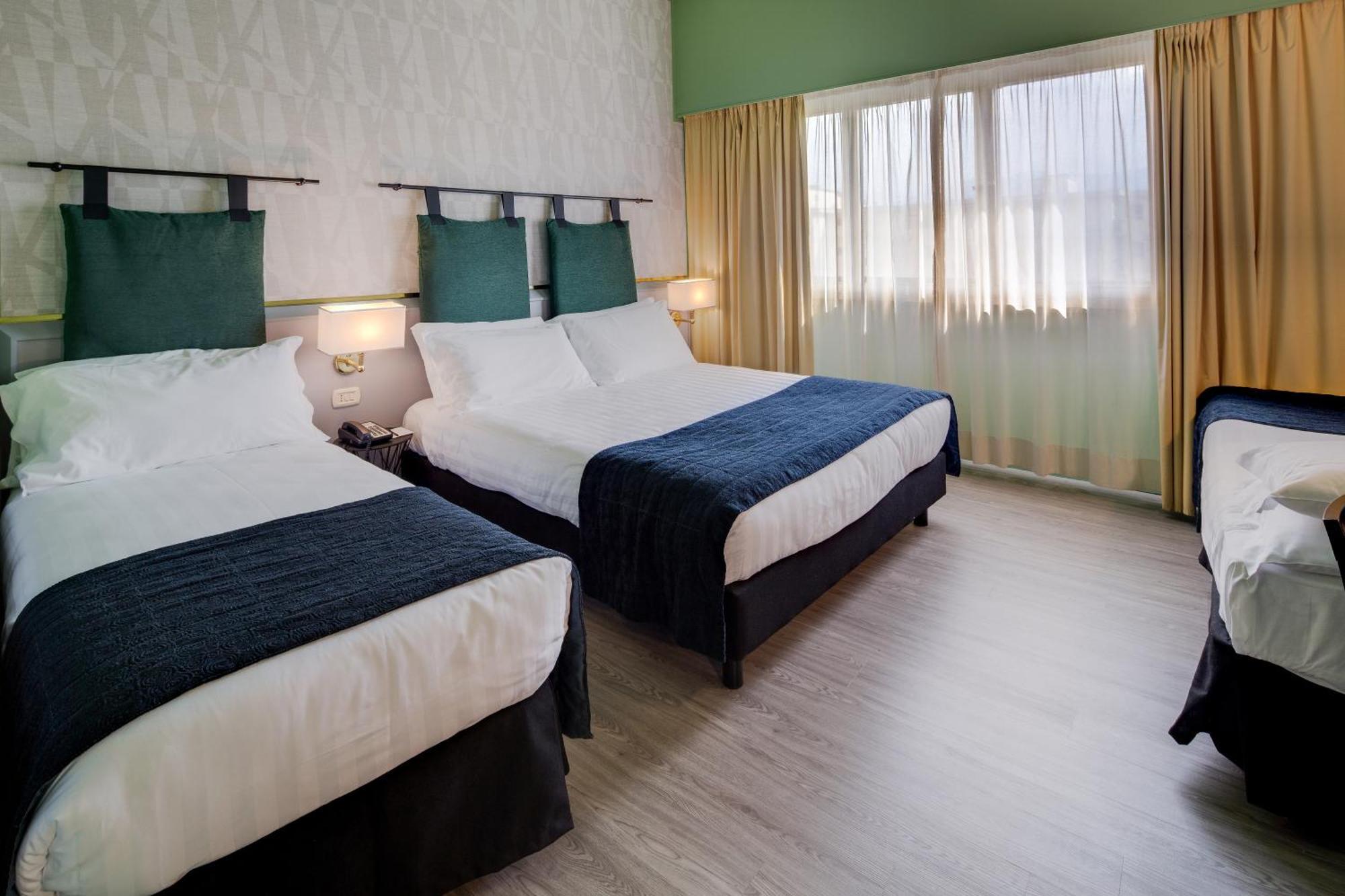 Classic Queen Room Single Bed