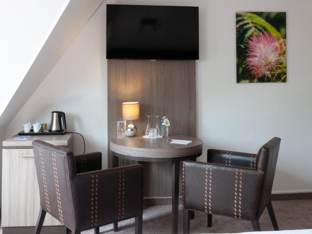 Standard Queen Room