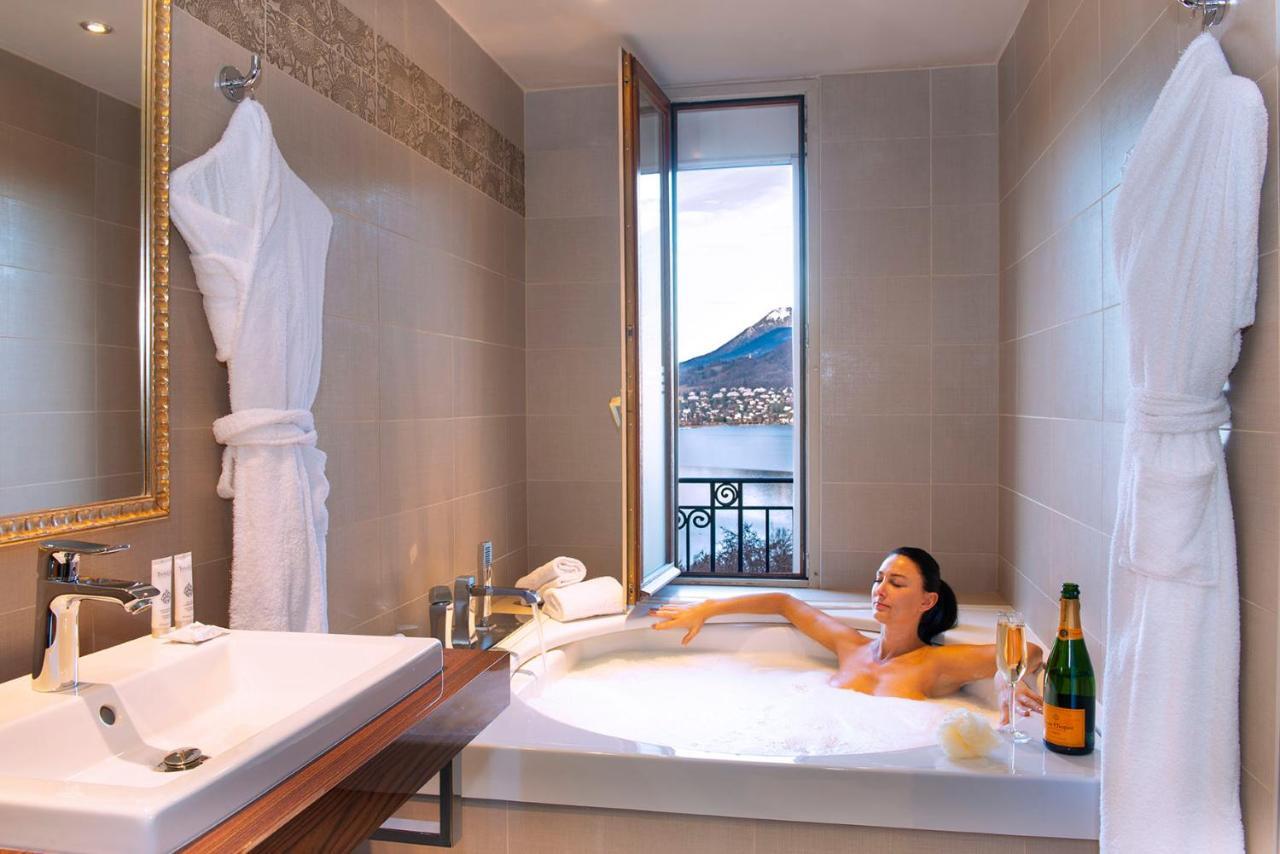 Elegance Room Lake side balcony Double or Twin beds