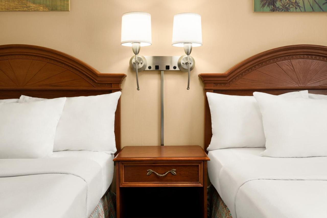 Side View Room w or 2 Double Beds Non Smoking