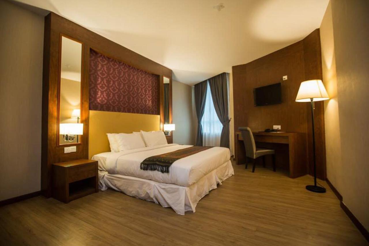 Deluxe King Room