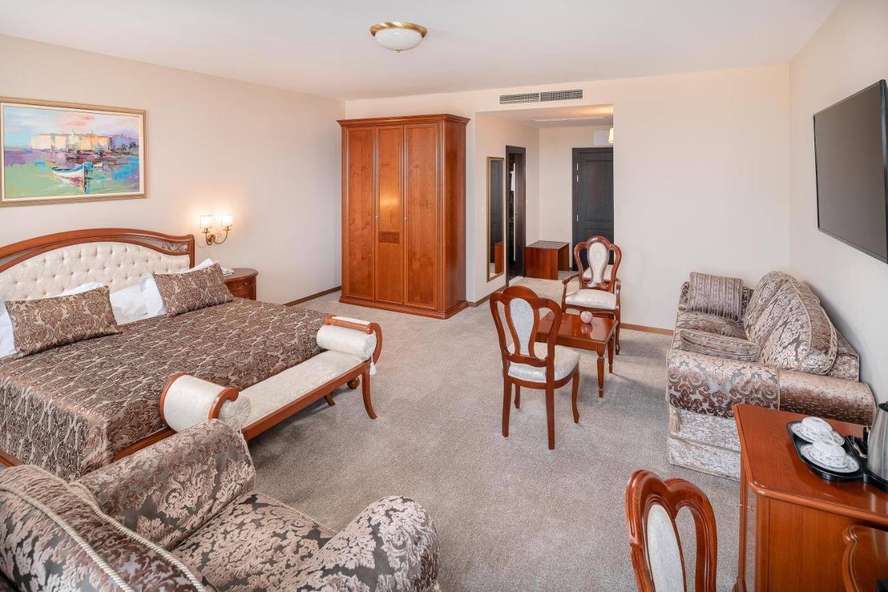 Exklusives Doppelzimmer mit Balkon – kostenloser Parkplatz