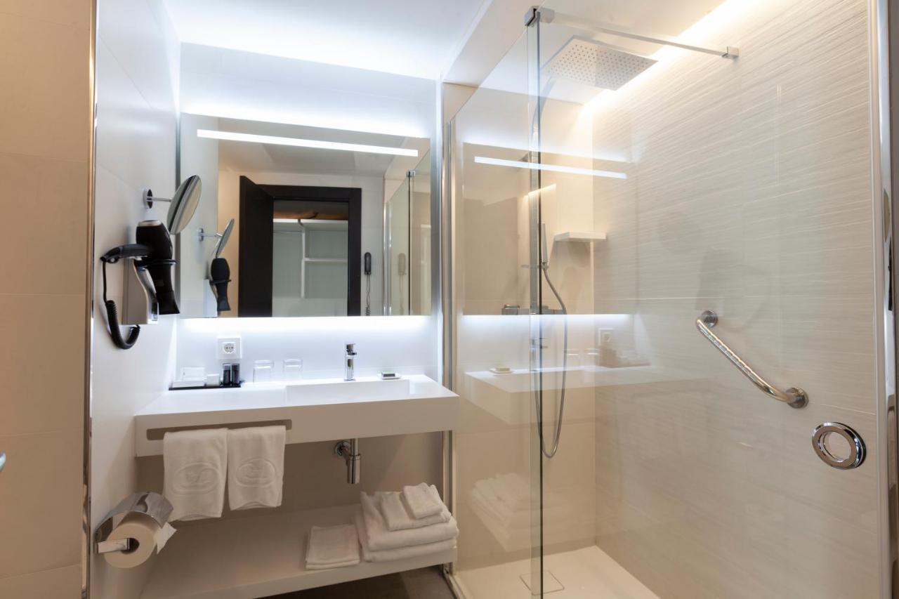 Quarto com Cama de Casal ou 2 de Solteiro
