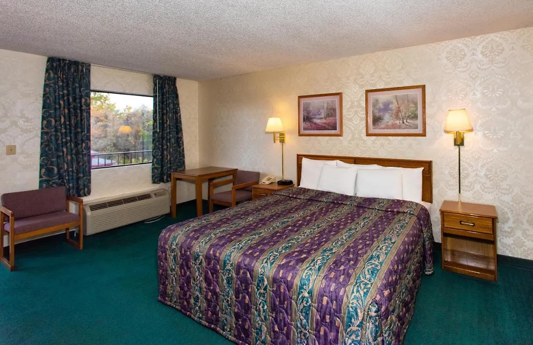 Howard Johnson Express Inn Eureka Springs-1