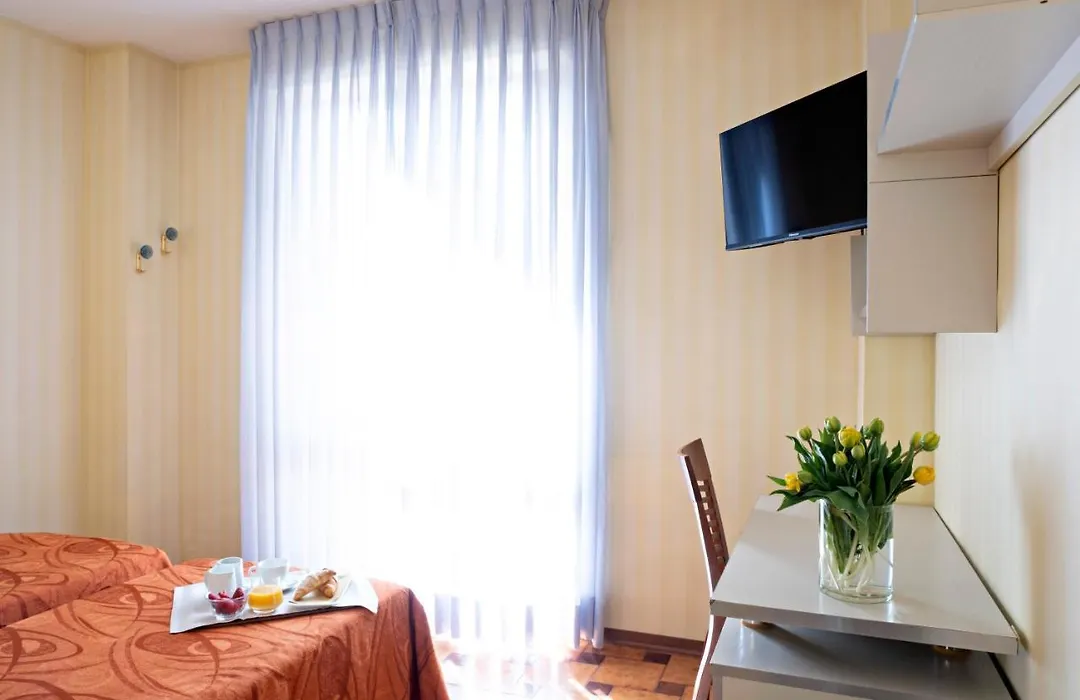 Hotel Mirage-1