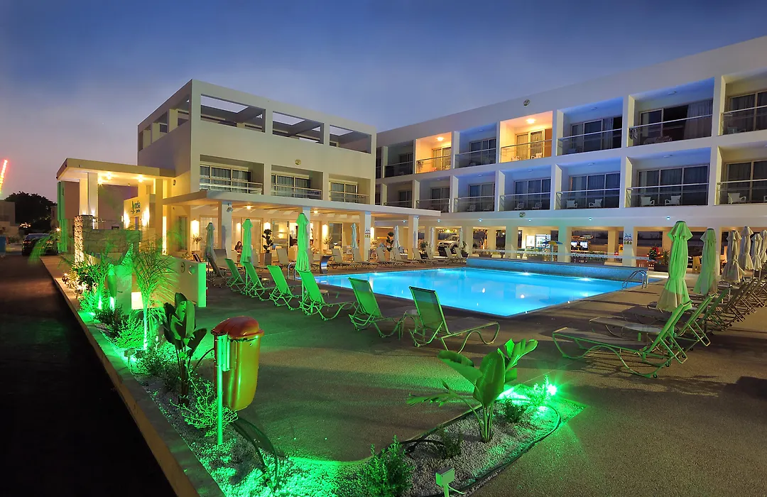 Nelia Gardens-1