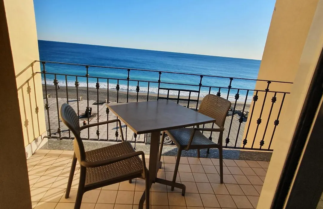 Lido Resort-1