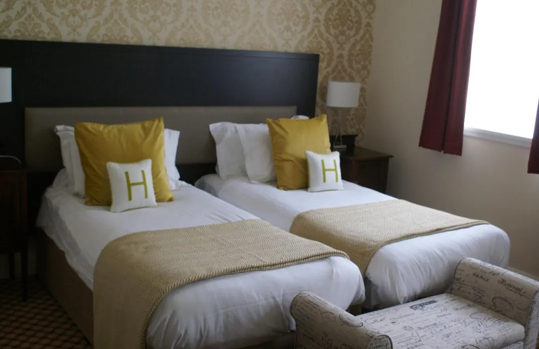 Haley'S Hotel-1